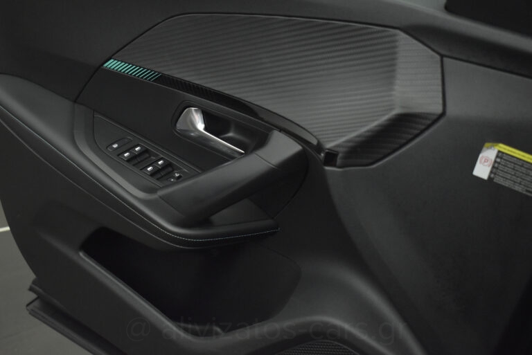 Peugeot 2008 - Allure 1.2 Puretech 130 hp