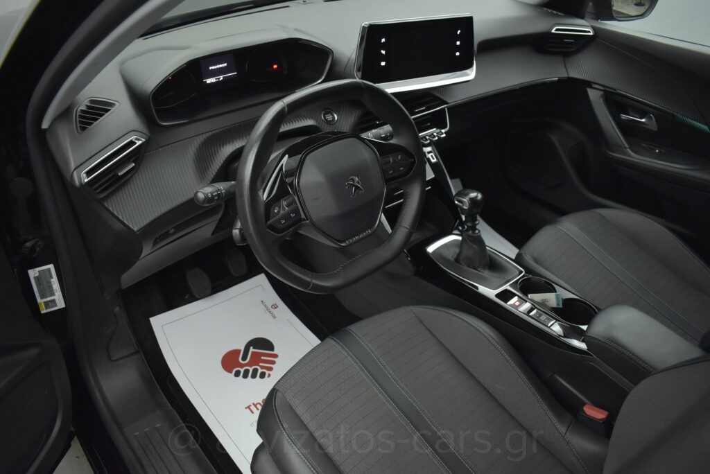 Peugeot 2008 - Allure 1.2 Puretech 130 hp