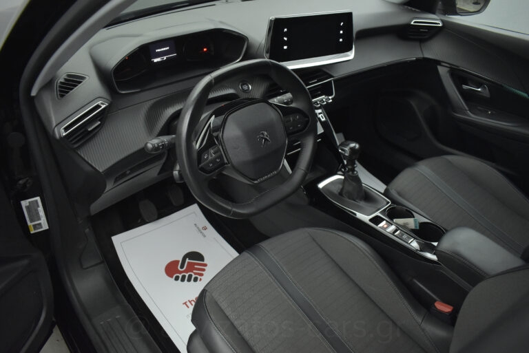 Peugeot 2008 - Allure 1.2 Puretech 130 hp