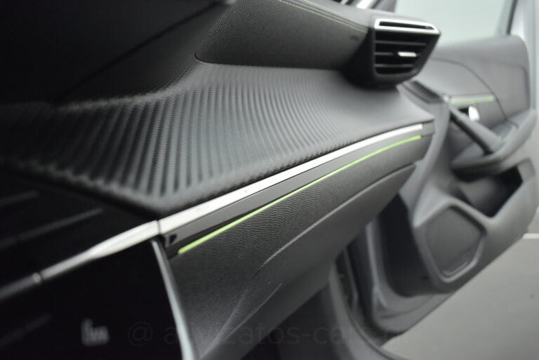 Peugeot 208 - GT Pack 130 hp 1.2 Puretech EAT8