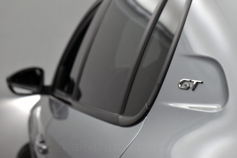 Peugeot 208 - GT Pack 130 hp 1.2 Puretech EAT8