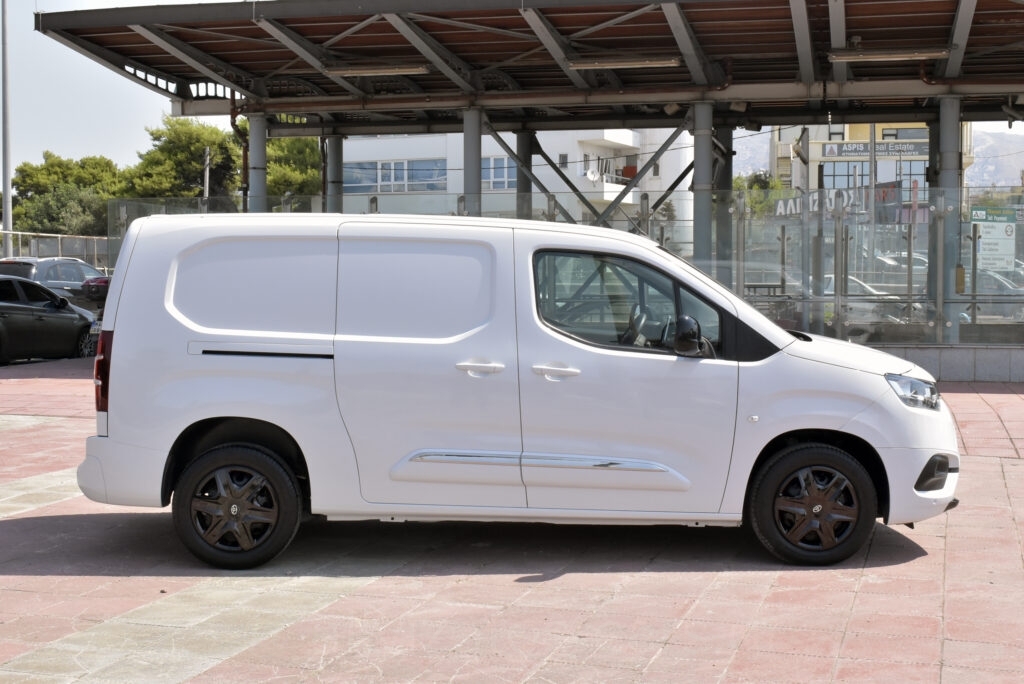 Toyota PROACE CITY - 1.5 D 130 hp L2 Active 3 Θέσιο 9.513 km