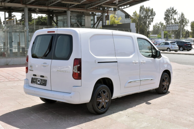 Toyota PROACE CITY - 1.5 D 130 hp L2 Active 3 Θέσιο 9.513 km