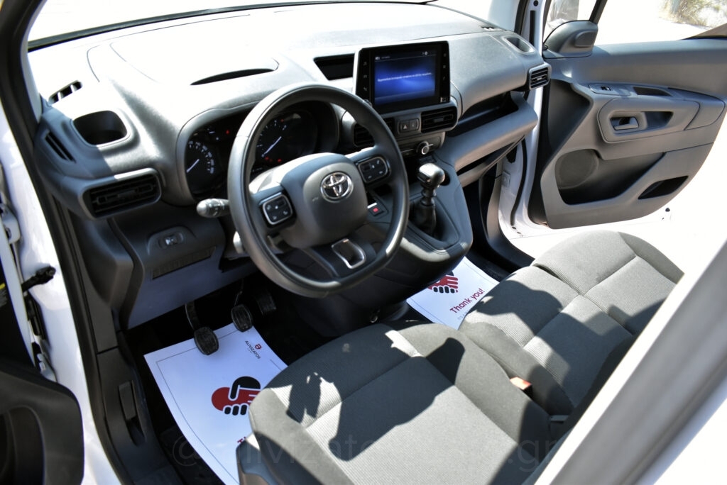Toyota PROACE CITY - 1.5 D 130 hp L2 Active 3 Θέσιο 9.513 km
